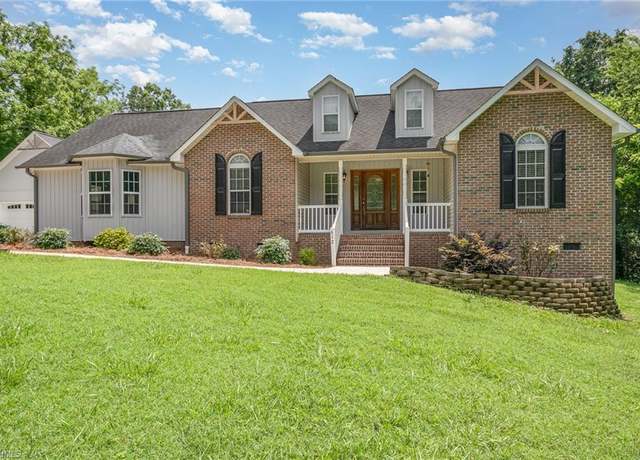 Property at 612 Underwood Dr, Thomasville, NC 27360, 3 beds, 2 baths