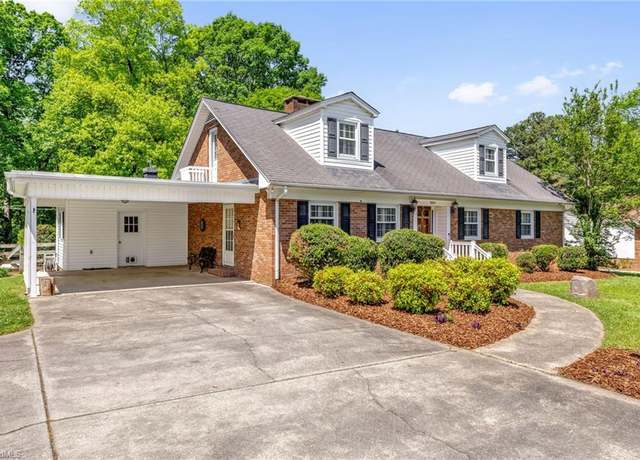 Property at 5211 Skylark Dr, Greensboro, NC 27405, 4 beds, 3 baths