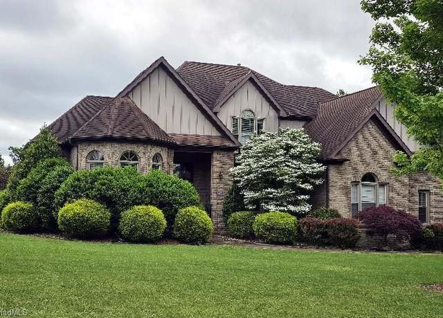 Property at 7593 Trebbiano Dr, Kernersville, NC 27284, 4 beds, 3.5 baths