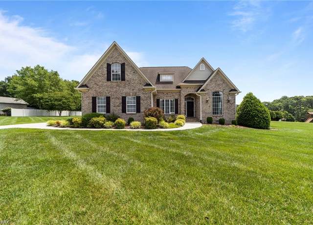 Property at 7796 Crabtree Valley Ct, Greensboro, NC 27455, 4 beds, 2.5 baths