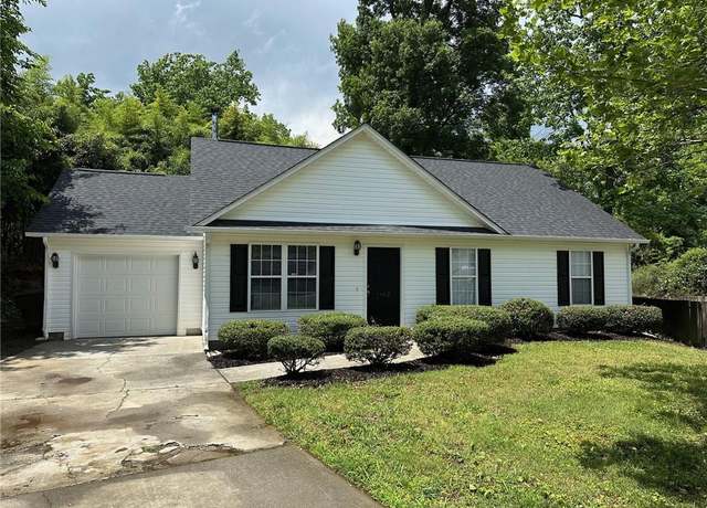 Property at 1102 Maury Ln, Greensboro, NC 27401, 3 beds, 2 baths
