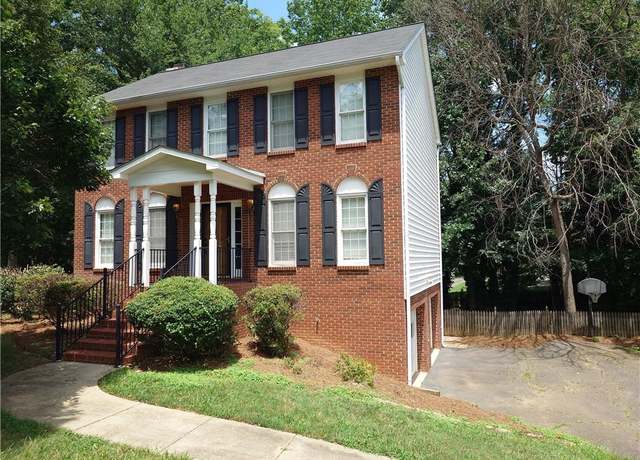 Property at 730 Somerset Dr, Winston-salem, NC 27103, 3 beds, 2.5 baths