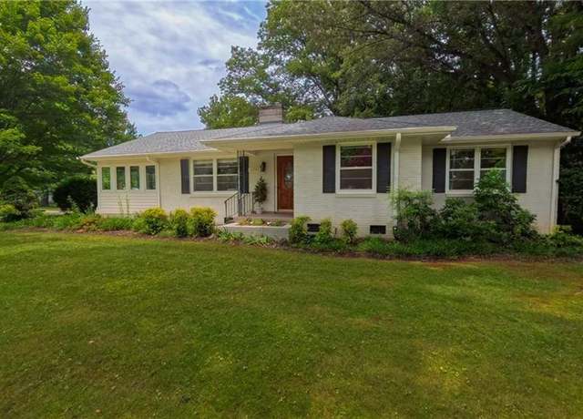 Property at 6208 W Friendly Ave, Greensboro, NC 27410, 3 beds, 1.5 baths