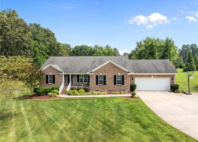 Property at 191 E Plantation Cir, Reidsville, NC 27320, 3 beds, 2 baths