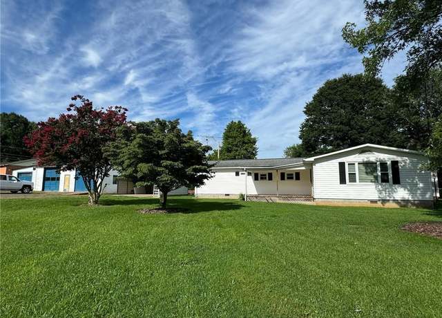 Property at 11684 Austin Traphill Rd, Traphill, NC 28685, 3 beds, 1.5 baths