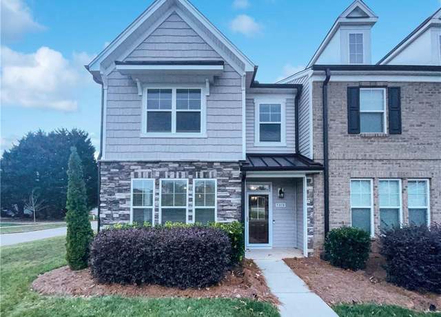 Property at 5810 Crestlawn Ct, Pfafftown, NC 27040, 3 beds, 2.5 baths