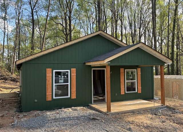Property at 3643 Bates Dr, Winston-salem, NC 27105, 3 beds, 2 baths