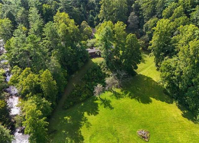 Property at 385 Garris Valley Dr, Traphill, NC 28685, 3 beds, 2 baths
