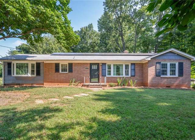 Property at 6233 Parkfield Ln, Clemmons, NC 27012, 3 beds, 1.5 baths