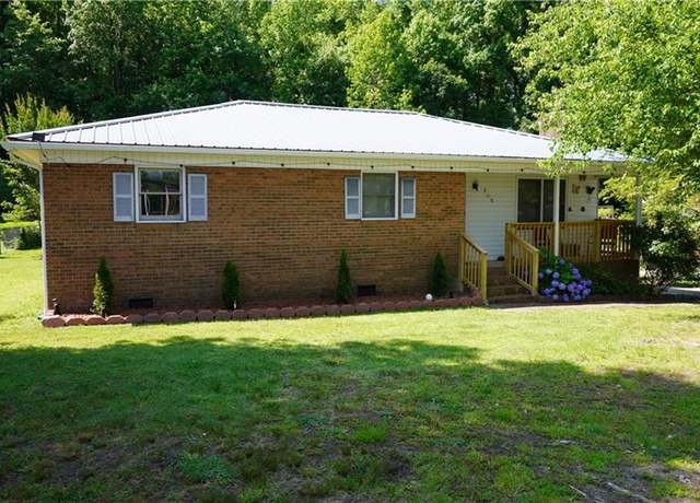 Property at 705 E Sunrise Ave, Thomasville, NC 27360, 3 beds, 2 baths
