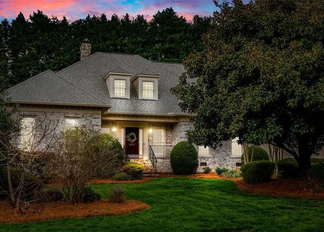 Property at 607 Seven Oaks Dr, Greensboro, NC 27410, 5 beds, 4 baths