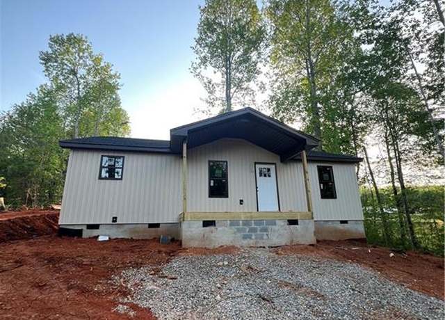 Property at 3077 Little Creek Dr, Thomasville, NC 27360, 3 beds, 2 baths