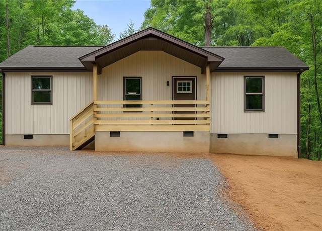 Property at 3077 Little Creek Dr, Thomasville, NC 27360, 3 beds, 2 baths