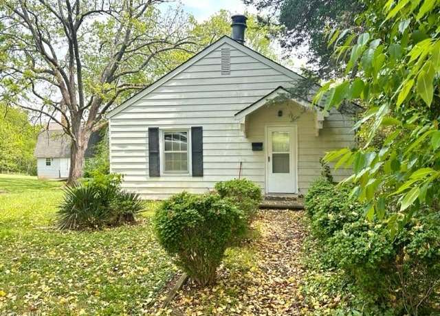 Property at 1274 Maple St, Elkin, NC 28621, 2 beds, 1 bath