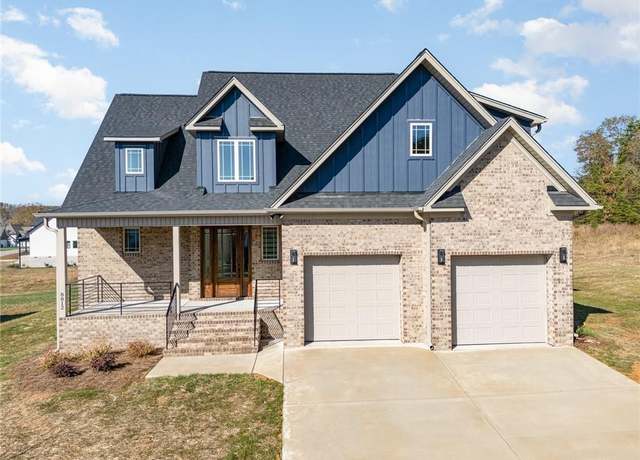 Property at 8812 Rudy Dr, Kernersville, NC 27284, 3 beds, 3.5 baths