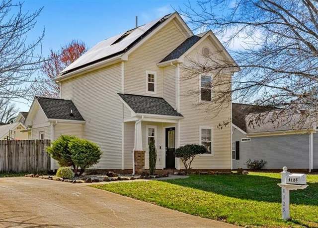 Property at 4125 Salem Landing Dr, Winston-salem, NC 27101, 4 beds, 2 baths