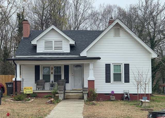 Property at 213 Carter St, Reidsville, NC 27320, 3 beds, 1 bath