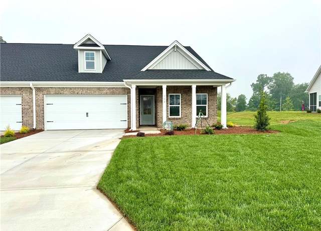 Property at 302 Beeson Ct, Clemmons, NC 27012, 2 beds, 2 baths