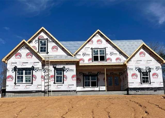 Property at 986 Medinah Dr, Winston-salem, NC 27107, 4 beds, 4 baths