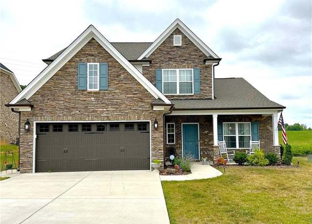 Property at 12 Freemont Ct, Thomasville, NC 27360, 4 beds, 2.5 baths