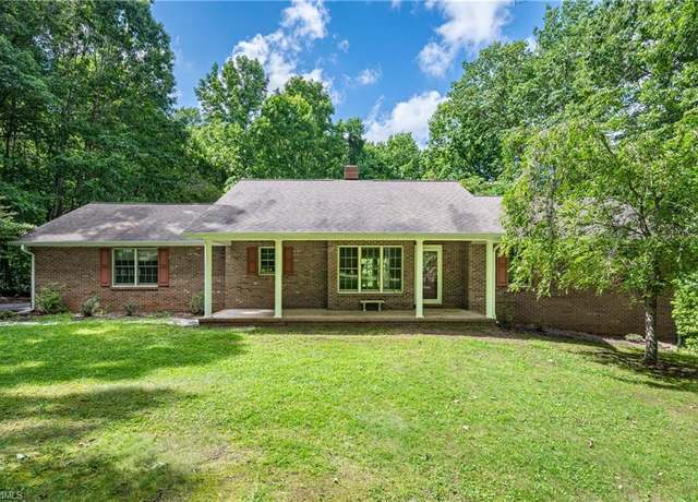 Property at 145 White Oak Dr SE, Floyd, VA 24091, 3 beds, 2 baths