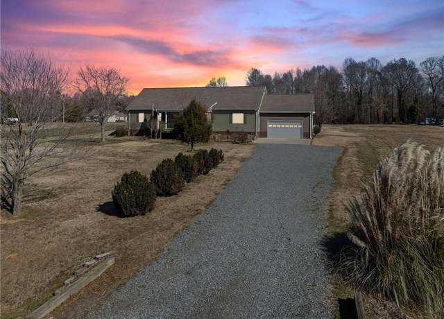 Property at 261 Nabors Rd, Statesville, NC 28677, 3 beds, 2.5 baths