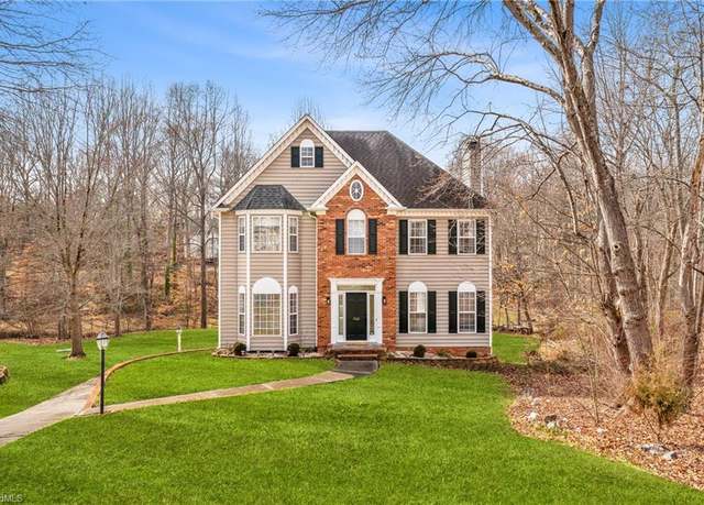 Property at 7028 Abington Ct, Kernersville, NC 27284, 3 beds, 3.5 baths
