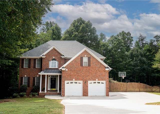 Property at 8905 Seacrest Dr, Kernersville, NC 27284, 3 beds, 3.5 baths