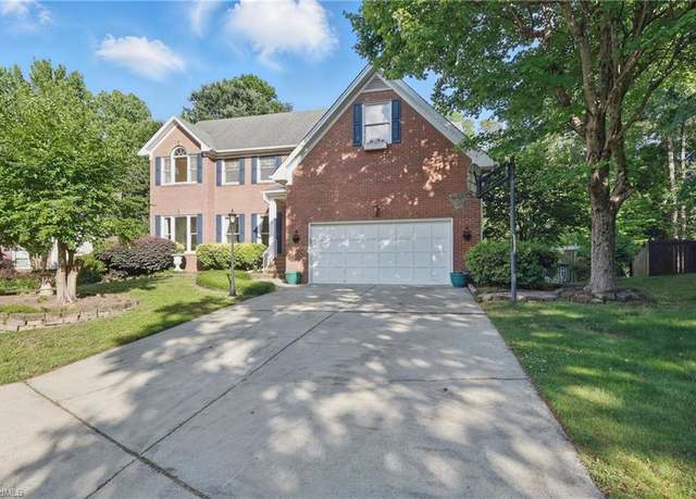 Property at 16 Laurel Brook Ct, Greensboro, NC 27407, 4 beds, 3.5 baths