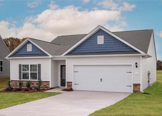 Property at 105 Tail Star Ct, King, NC 27021, 3 beds, 2 baths