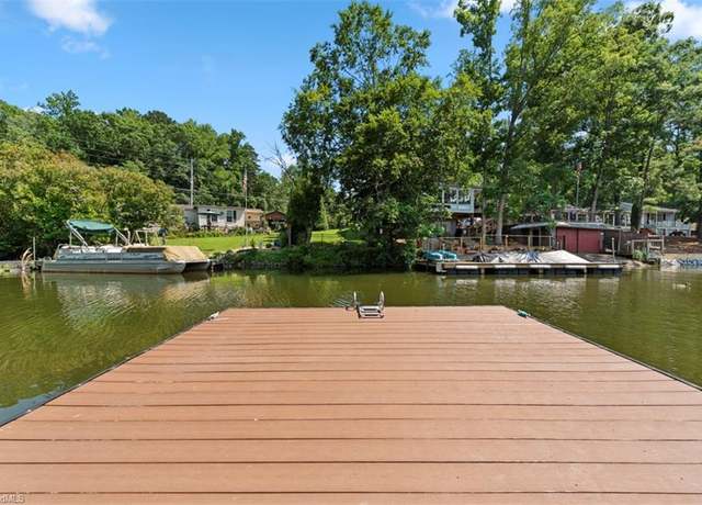 Property at 151 N Shore Dr, Lexington, NC 27292, 2 beds, 2.5 baths
