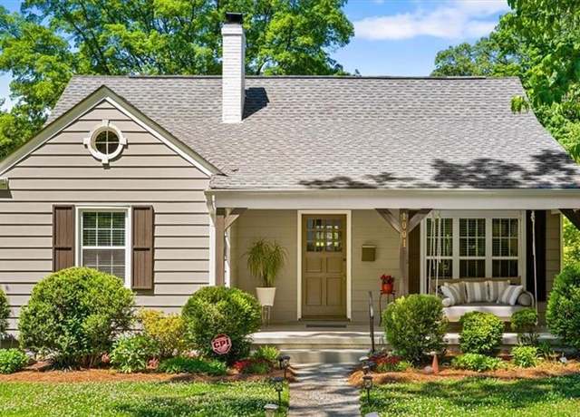 Property at 1001 Twyckenham Dr, Greensboro, NC 27408, 3 beds, 2 baths