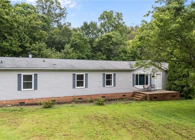 Property at 1547 Pecan Ln, Kernersville, NC 27284, 4 beds, 2 baths