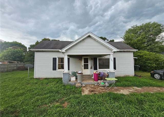 Property at 107 S High St, Eden, NC 27288, 2 beds, 1 bath