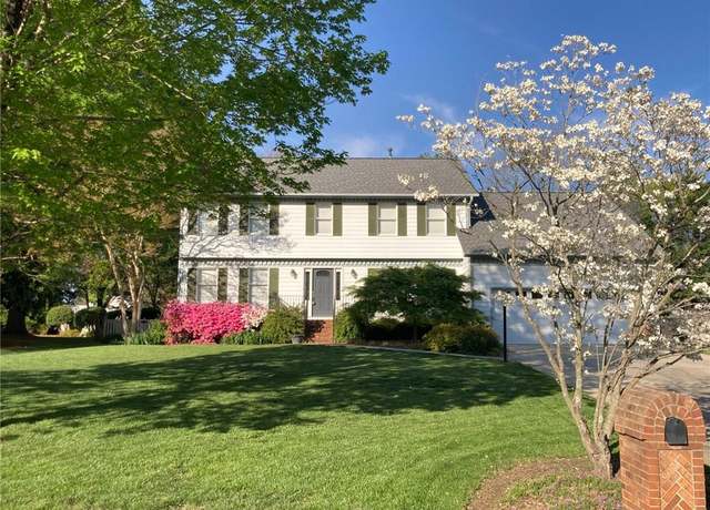 Property at 3908 Sandlewood Rd, High Point, NC 27265, 4 beds, 2.5 baths