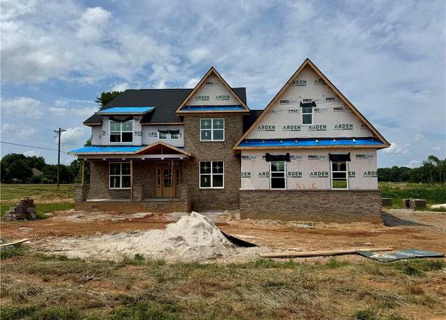 Property at 3106 Pasture View Dr, Summerfield, NC 27358, 4 beds, 3.5 baths