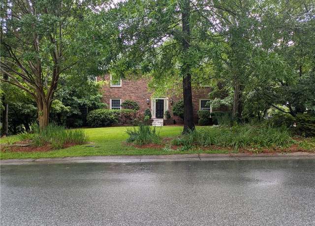 Property at 3735 Sagamore Dr, Greensboro, NC 27410, 5 beds, 3.5 baths