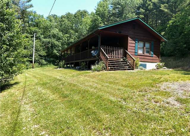 Property at 1970 Winding Ridge Rd, Hillsville, VA 24343, 2 beds, 2 baths