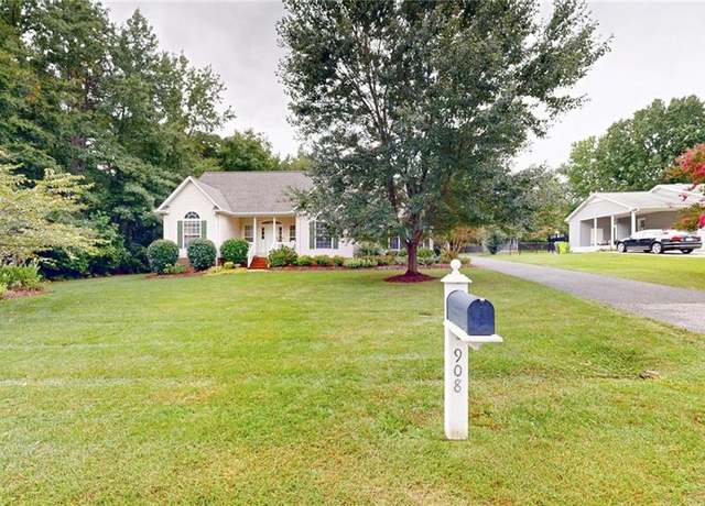 Property at 908 Stratford Rd, Lexington, NC 27292, 3 beds, 3 baths