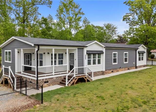 Property at 3983 Upper Lake Rd, Thomasville, NC 27360, 4 beds, 2 baths