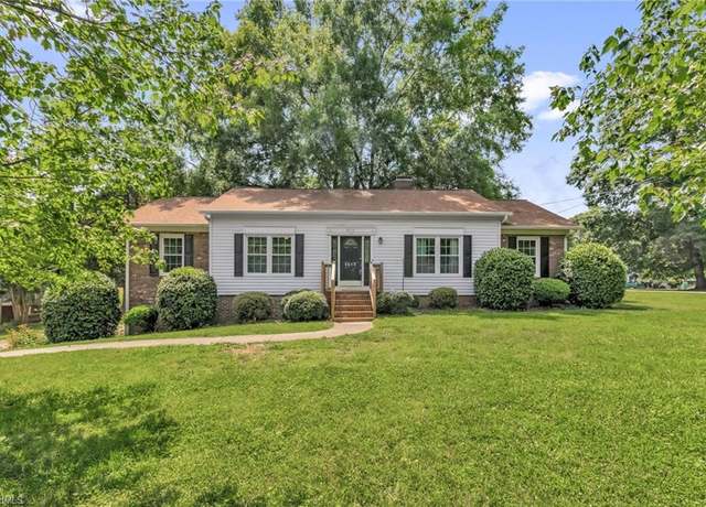 Property at 3810 Willowood Dr, Clemmons, NC 27012, 3 beds, 2 baths