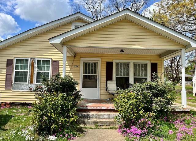 Property at 706 Ford St, Lexington, NC 27292, 3 beds, 1 bath
