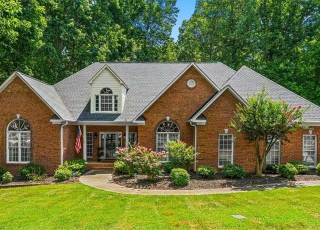 Property at 1680 Deer Run Ct, Oak Ridge, NC 27310, 4 beds, 3.5 baths