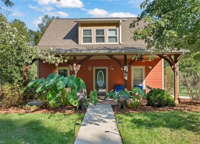 Property at 2108 Glenside Dr, Greensboro, NC 27405, 3 beds, 2 baths