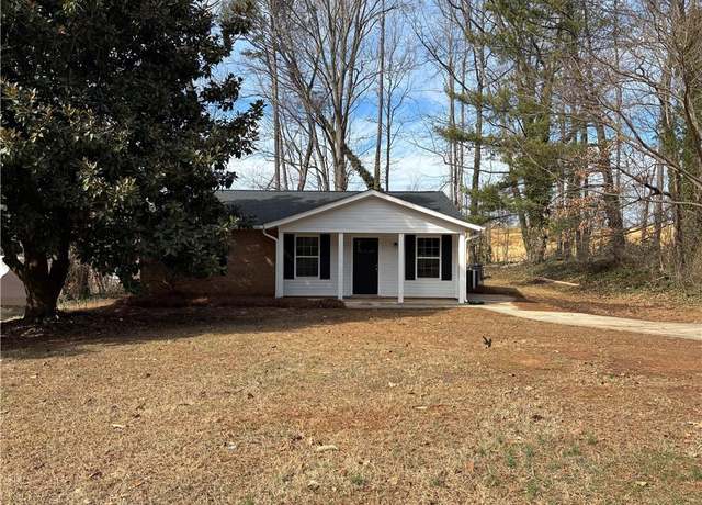 Property at 2845 Laguna Ave, Winston-salem, NC 27103, 3 beds, 1.5 baths