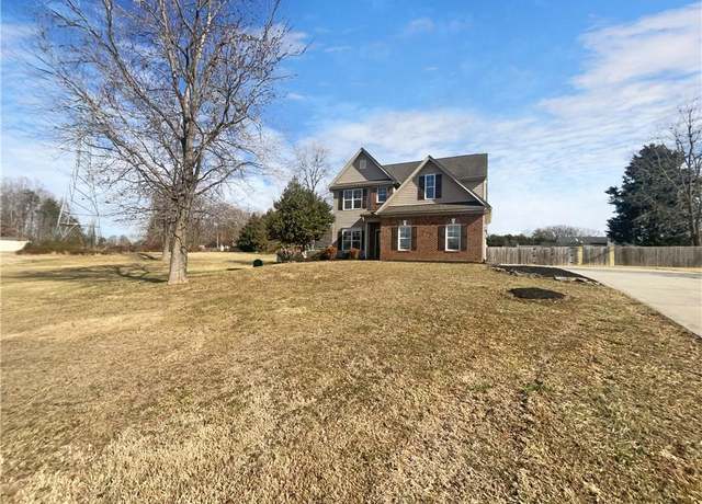 Property at 8102 Broad Ridge Ct, Browns Summit, NC 27214, 4 beds, 2.5 baths