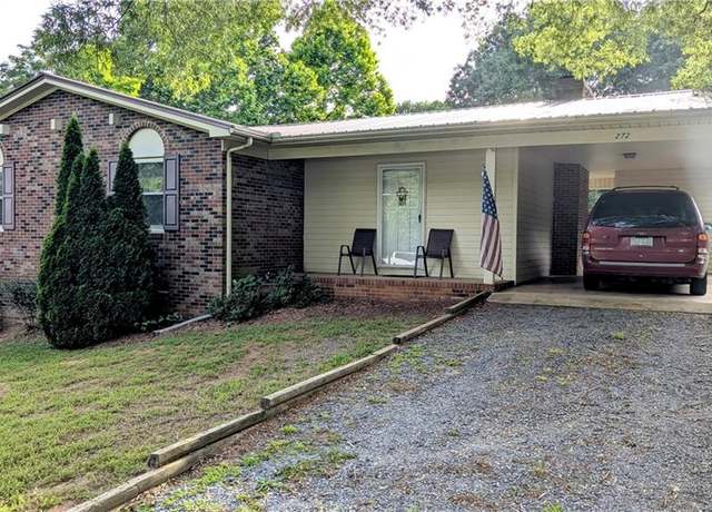 Property at 272 Meadow Rd, Asheboro, NC 27205, 3 beds, 1.5 baths