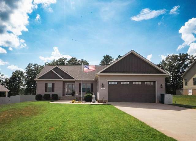 Property at 155 Greythorn Dr, Statesville, NC 28625, 3 beds, 2 baths