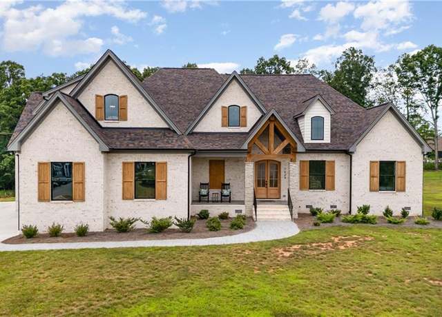 Property at 7634 Braelands Dr, Summerfield, NC 27358, 4 beds, 4.5 baths