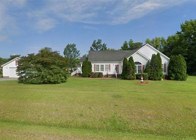 Property at 3114 Franklin St, Farmville, NC 27828, 3 beds, 2.5 baths